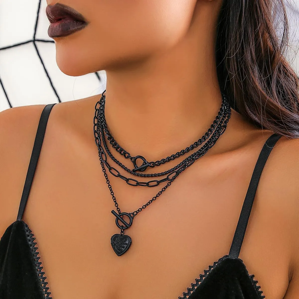 4pcs Black Layered Necklace for Women Statement Gold Trendy Heart Pendant Retro Star Pendant Necklace Dainty Layering Link Chain Choker Cuban Multilayer Bar Clasp Necklaces Pendant Toggle Clasp Necklace Dark Style Halloween Accessories