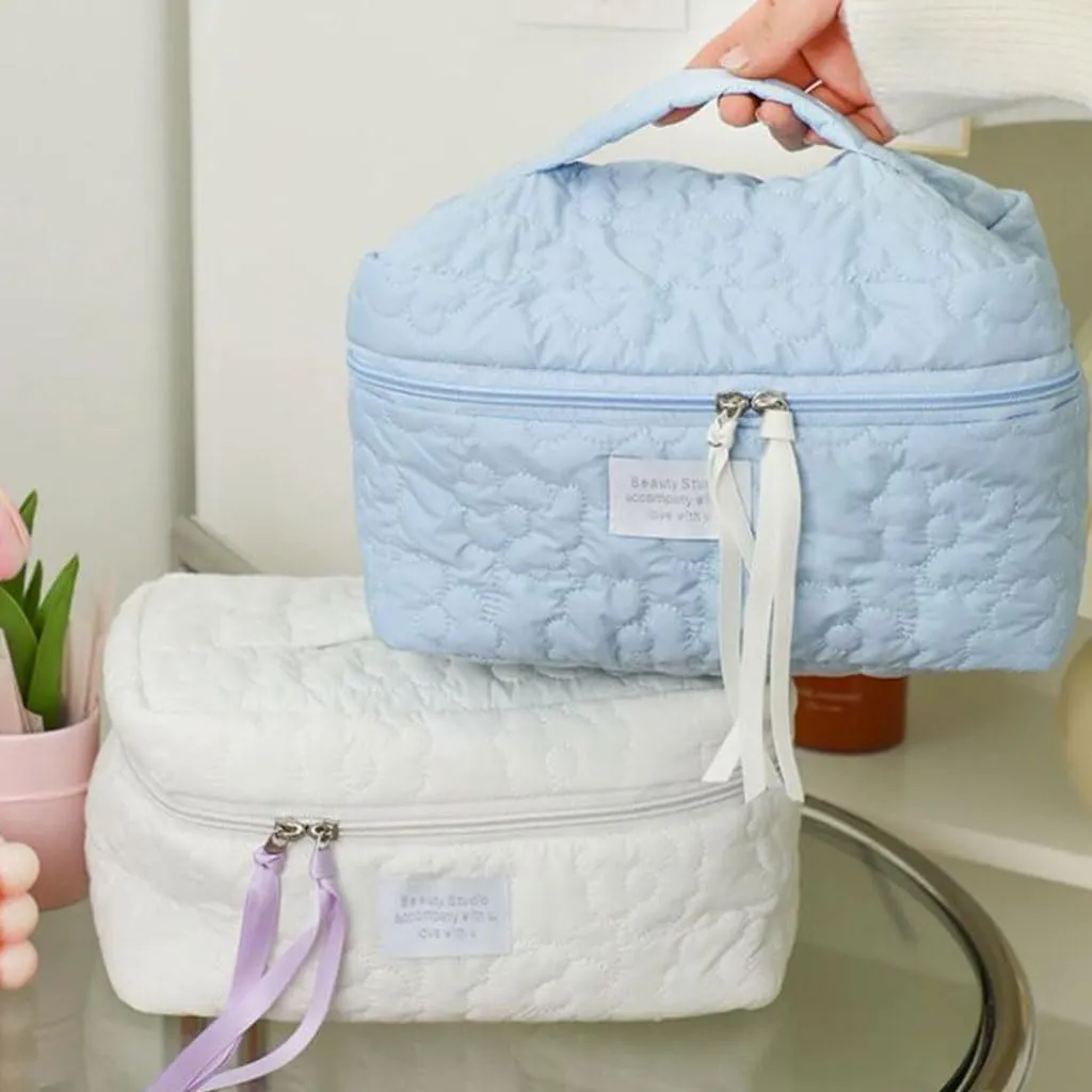 Convenient Large Capacity Travel Toiletry Bag Polyester Portable Makeup Bag Cute Storage Wash Bag with Handle Practical
