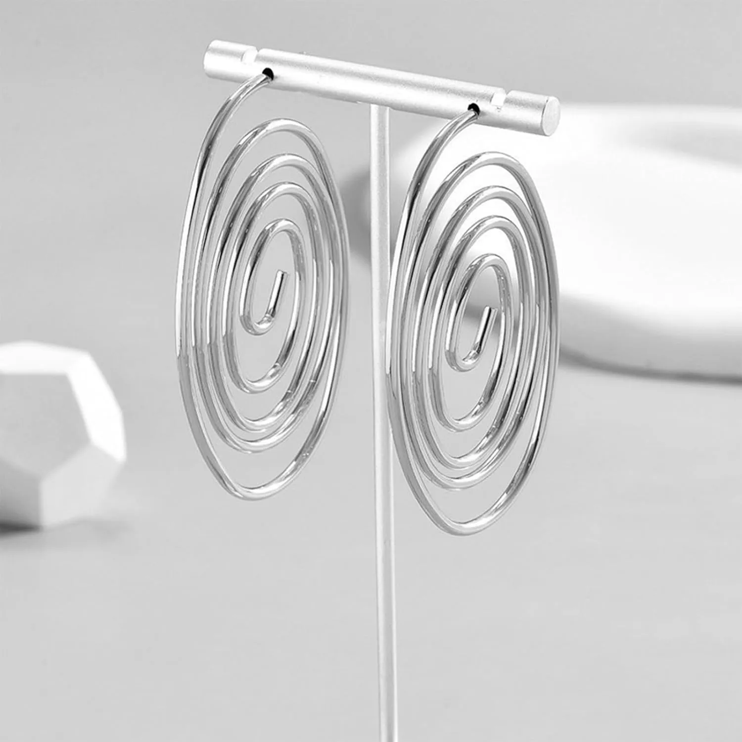 Gold Geometric Earrings for Women Swirl Wire Spiral Earrings Minimalist Wave Thread Dangle Drop Earrings Hollow Out Earrings Jewelry Gifts