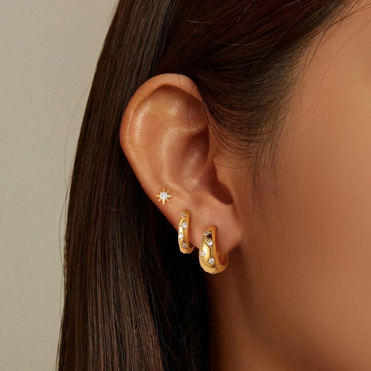 Gold/Silver Earrings for Women Dainty 14k Gold Plated Lightweight Huggie Hoop Earrings Set Trendy Gold/Silver Earring Small Hoop Earrings for Women Jewelry Gifts